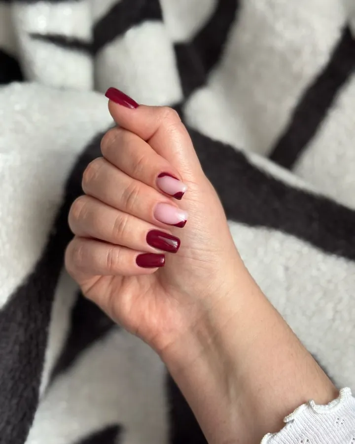 Manicure w kolorze burgundu